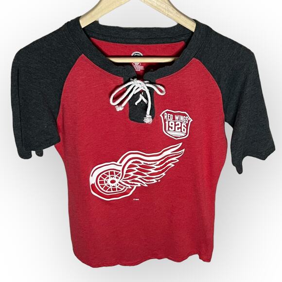 Detroit Red Wings NHL Red & Gray Raglan Sleeve Ringer Tee w/ Tie Neck Size Med - Picture 5 of 12